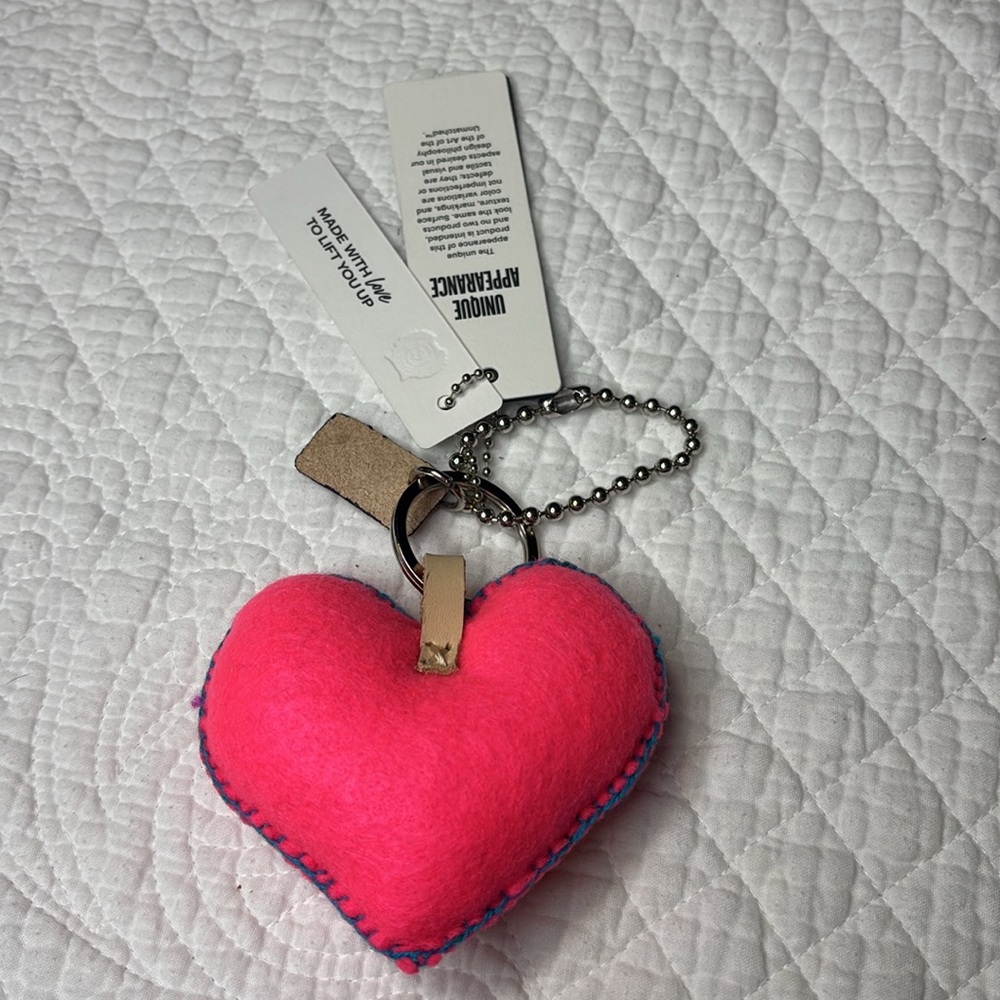 Consuela Pink Heart Keychain - Picture 2 of 3